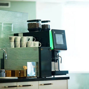 Kaupallinen automaattinen kahvi- ja espressokone - Barista ja Espresso